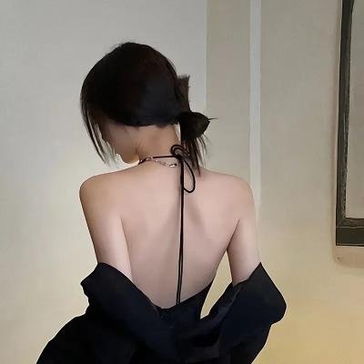 湖畔迷情